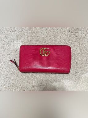 Gucci Hot Pink Lizard-Effect Continental Wallet with Gold Double G